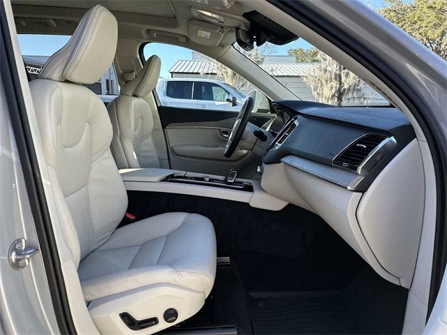 2025 Volvo XC90 Plus