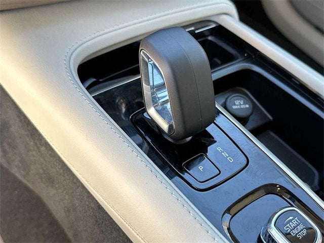 2025 Volvo XC90 Plus