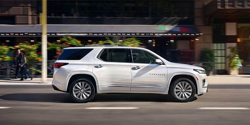 chevy 2022 traverse white